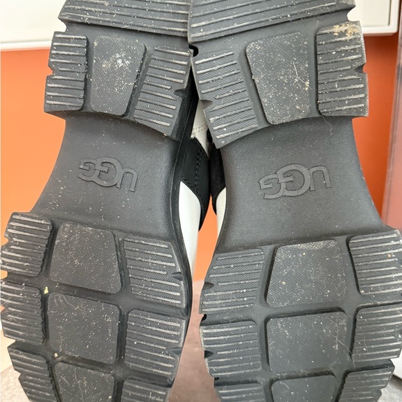 UGG 7White and Black Boots - Picture 5 of 10